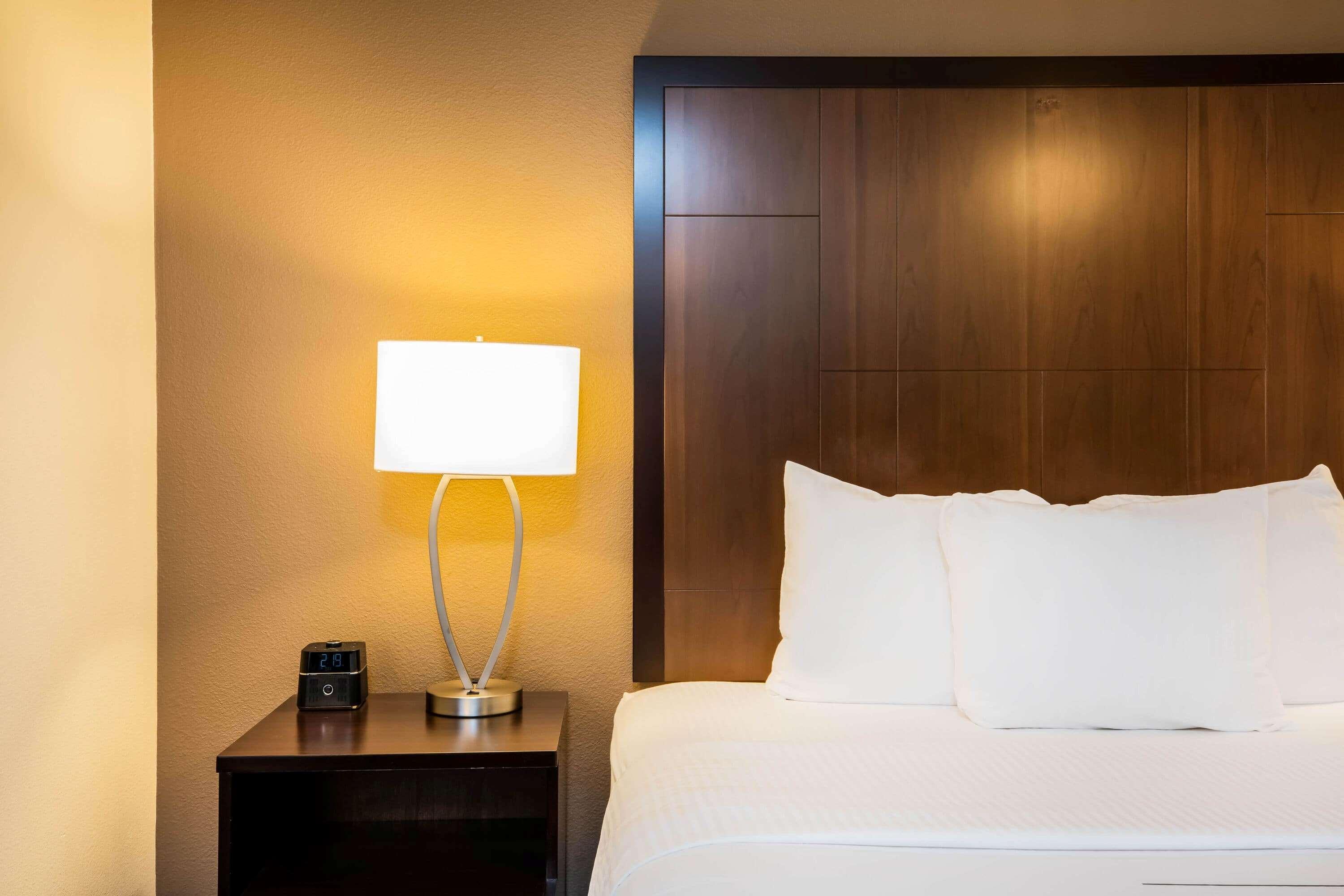La Quinta By Wyndham Portland Airport Hotel Екстериор снимка