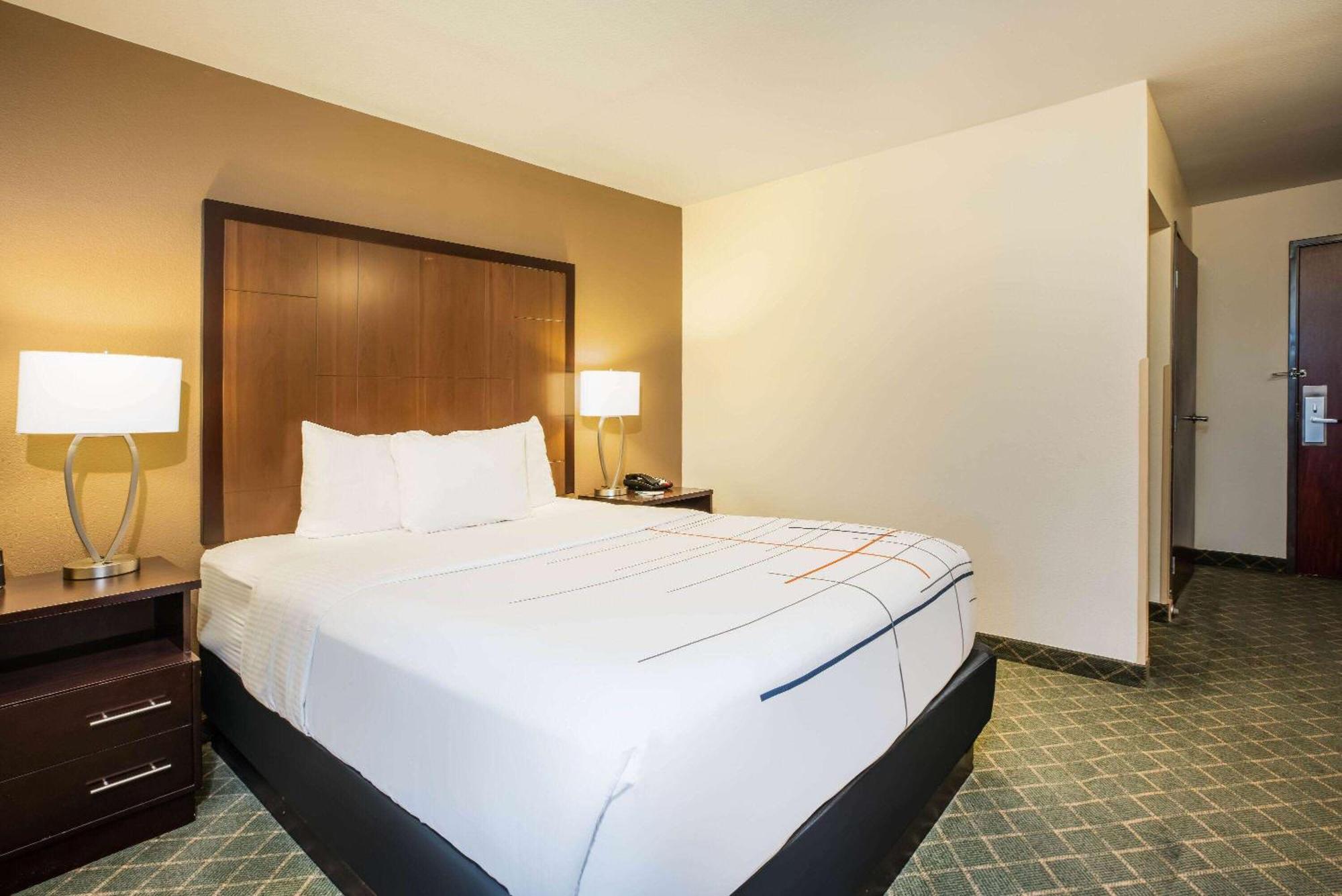 La Quinta By Wyndham Portland Airport Hotel Екстериор снимка