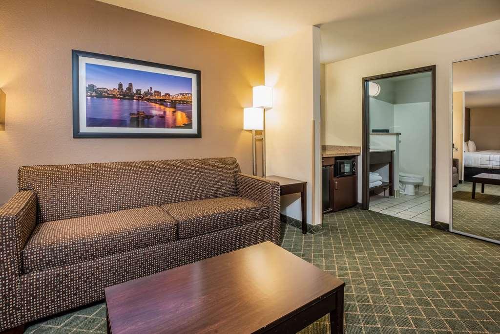 La Quinta By Wyndham Portland Airport Hotel Стая снимка
