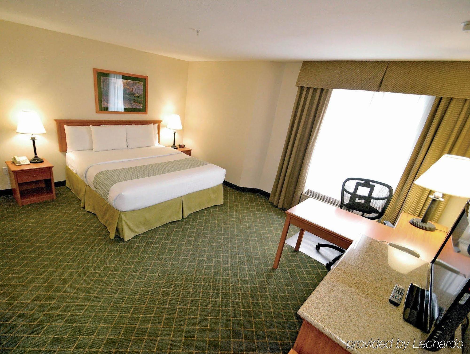 La Quinta By Wyndham Portland Airport Hotel Екстериор снимка