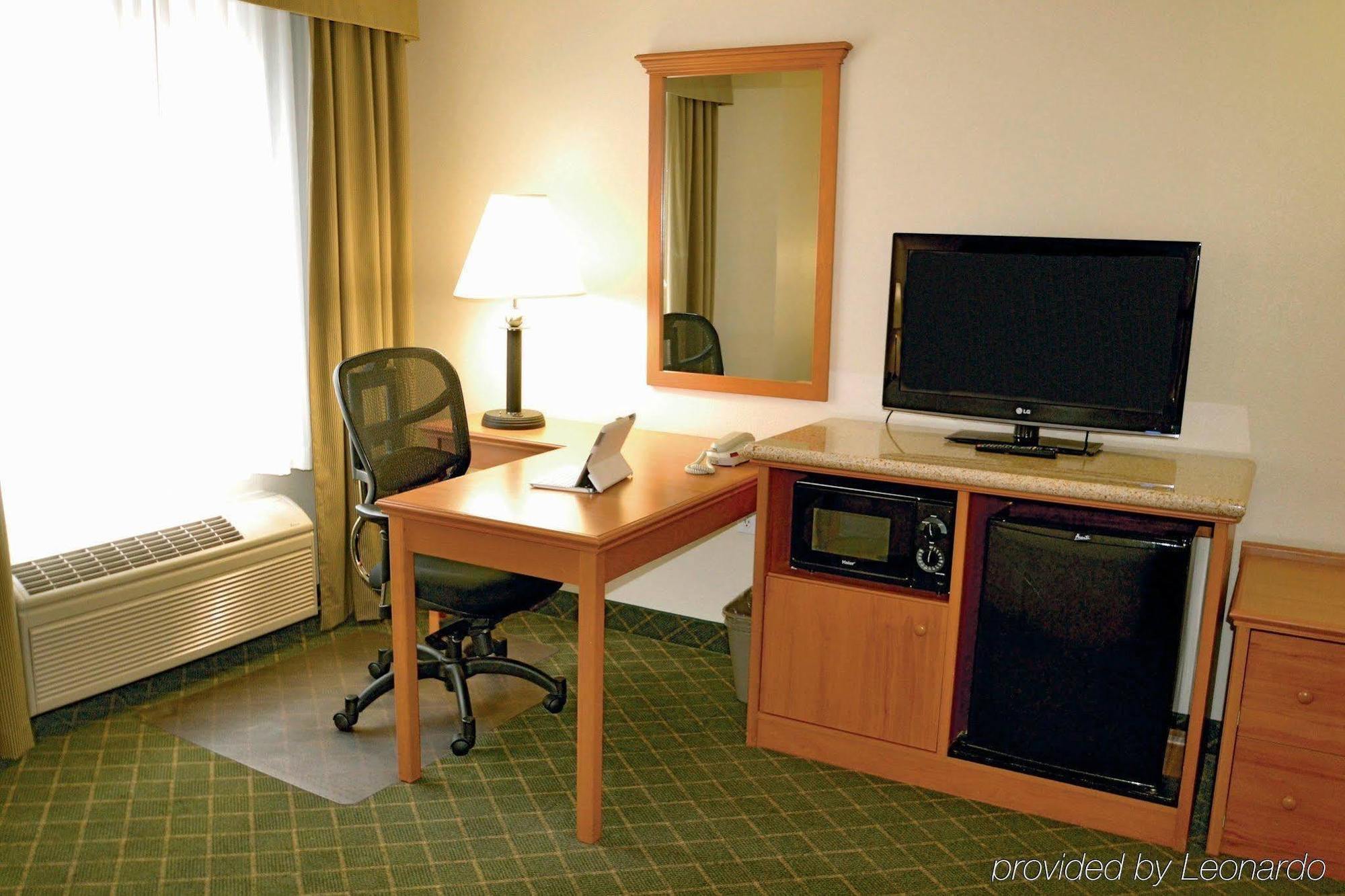 La Quinta By Wyndham Portland Airport Hotel Екстериор снимка